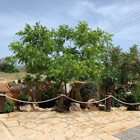 Lofou Traditional House Buitenkant foto