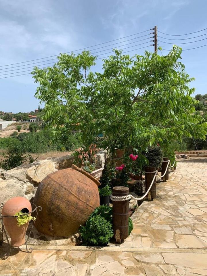 Lofou Traditional House Buitenkant foto